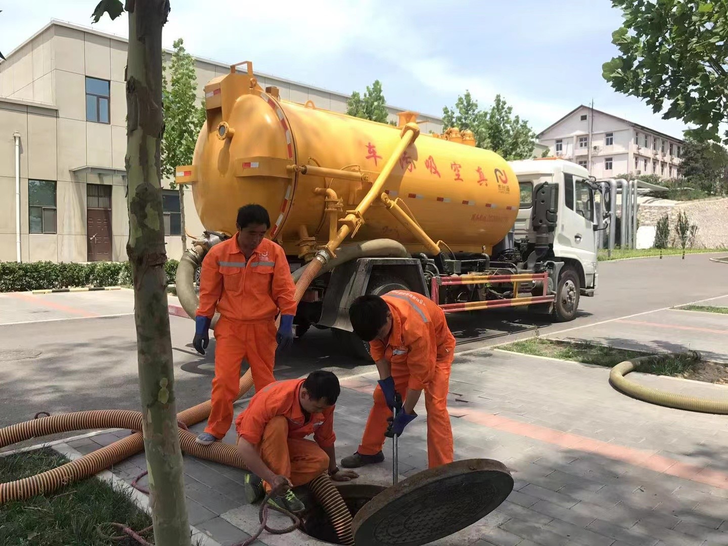 丰满化粪池清理与5-8吨吸粪车施工效率分析